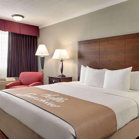Days Inn By Wyndham Whitmore Lake Exterior photo