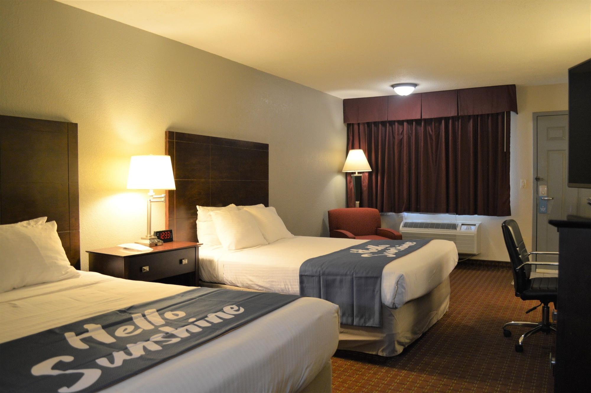 Days Inn By Wyndham Whitmore Lake Exterior photo