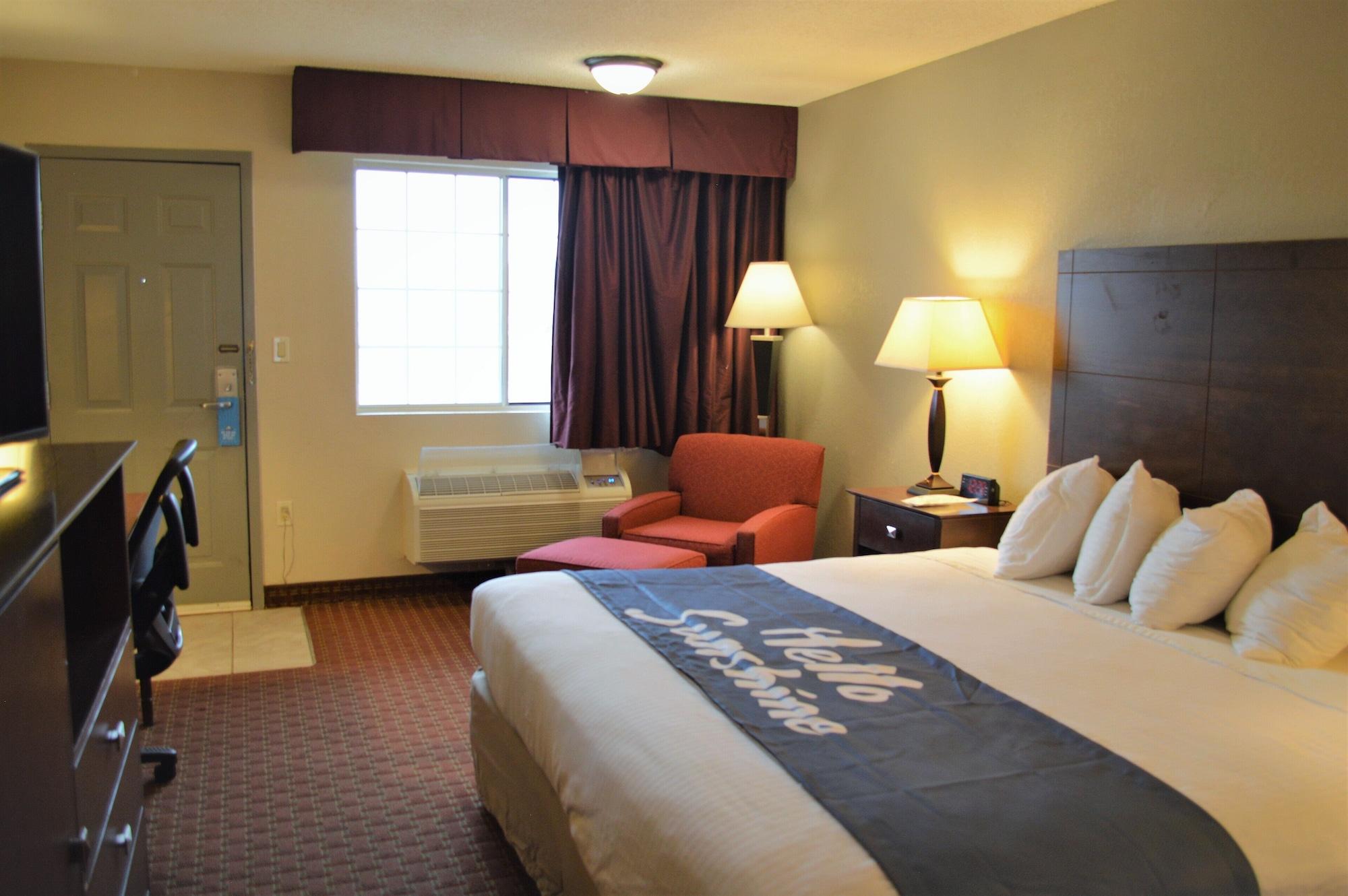 Days Inn By Wyndham Whitmore Lake Exterior photo