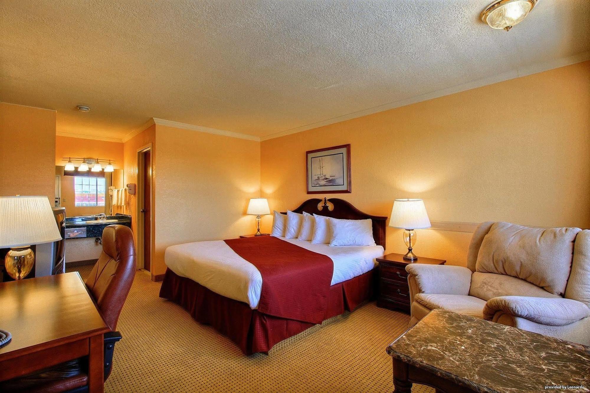 Days Inn By Wyndham Whitmore Lake Exterior photo
